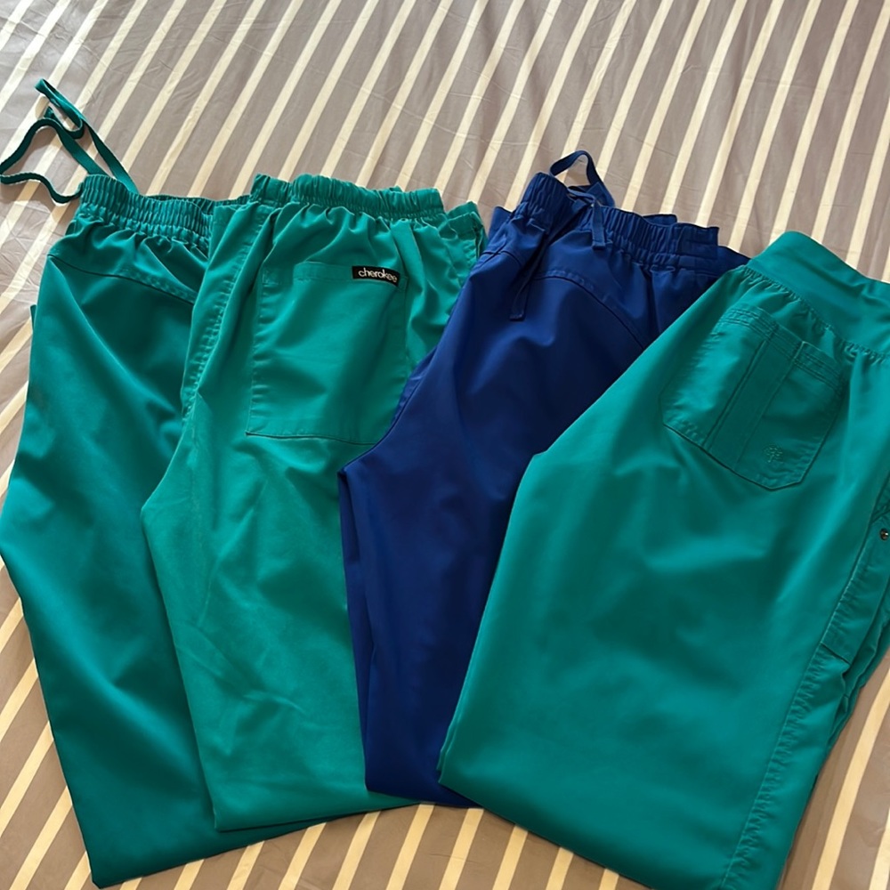 4 pairs of scrub pants